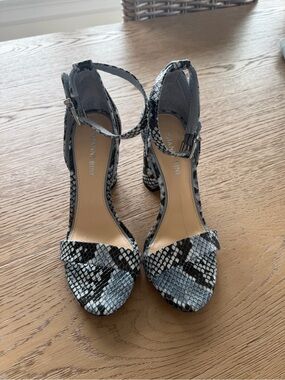 Gianni Bini Black & White Snake-Print Ankle-Strap Block Heels